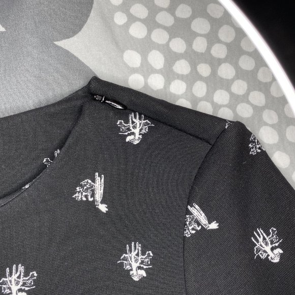 & Other Stories Black White Shift Mini Long Sleeve Dress Cactus Print 4 - Picture 4 of 15